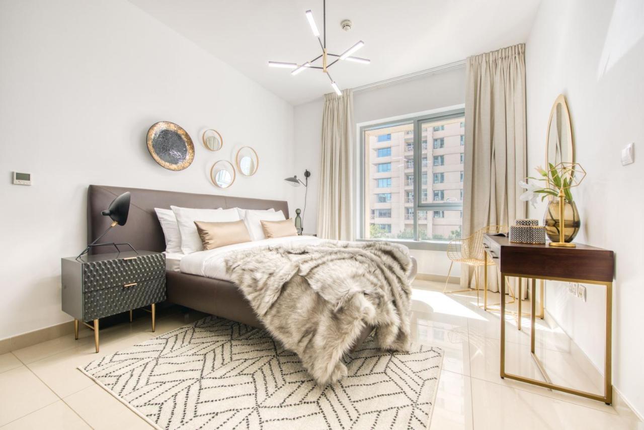 Maison Privee - Radiant Urban Retreat With Iconic Burj Khalifa Vws ดูไบ ภายนอก รูปภาพ