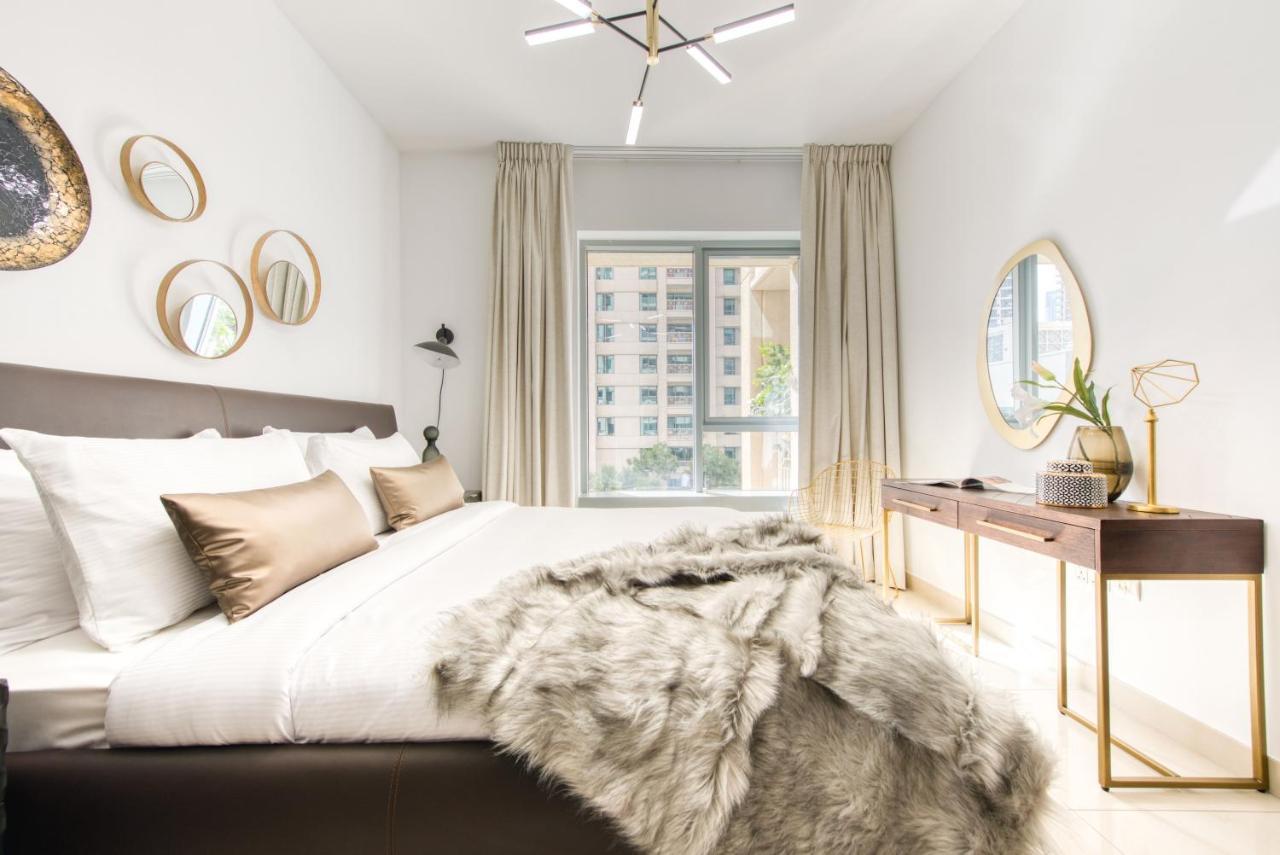 Maison Privee - Radiant Urban Retreat With Iconic Burj Khalifa Vws ดูไบ ภายนอก รูปภาพ