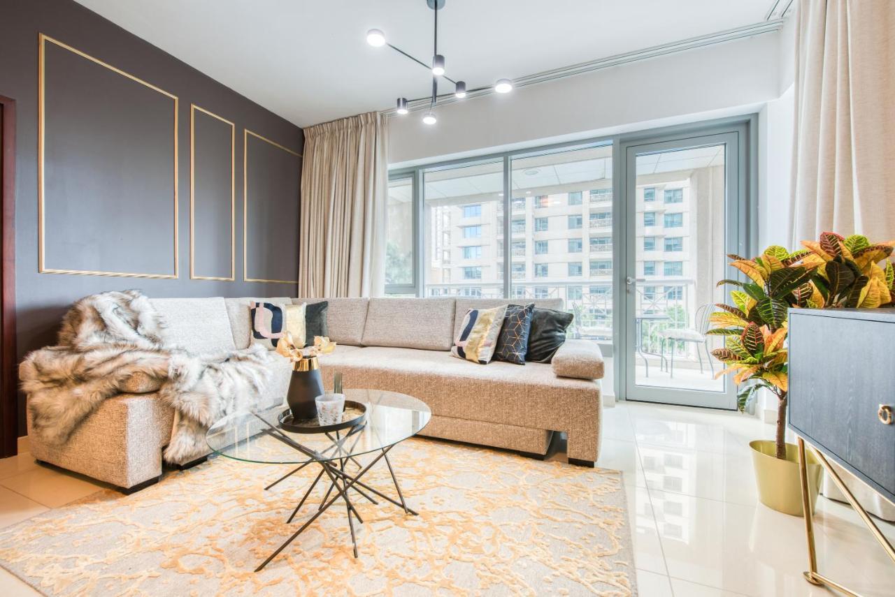 Maison Privee - Radiant Urban Retreat With Iconic Burj Khalifa Vws ดูไบ ภายนอก รูปภาพ