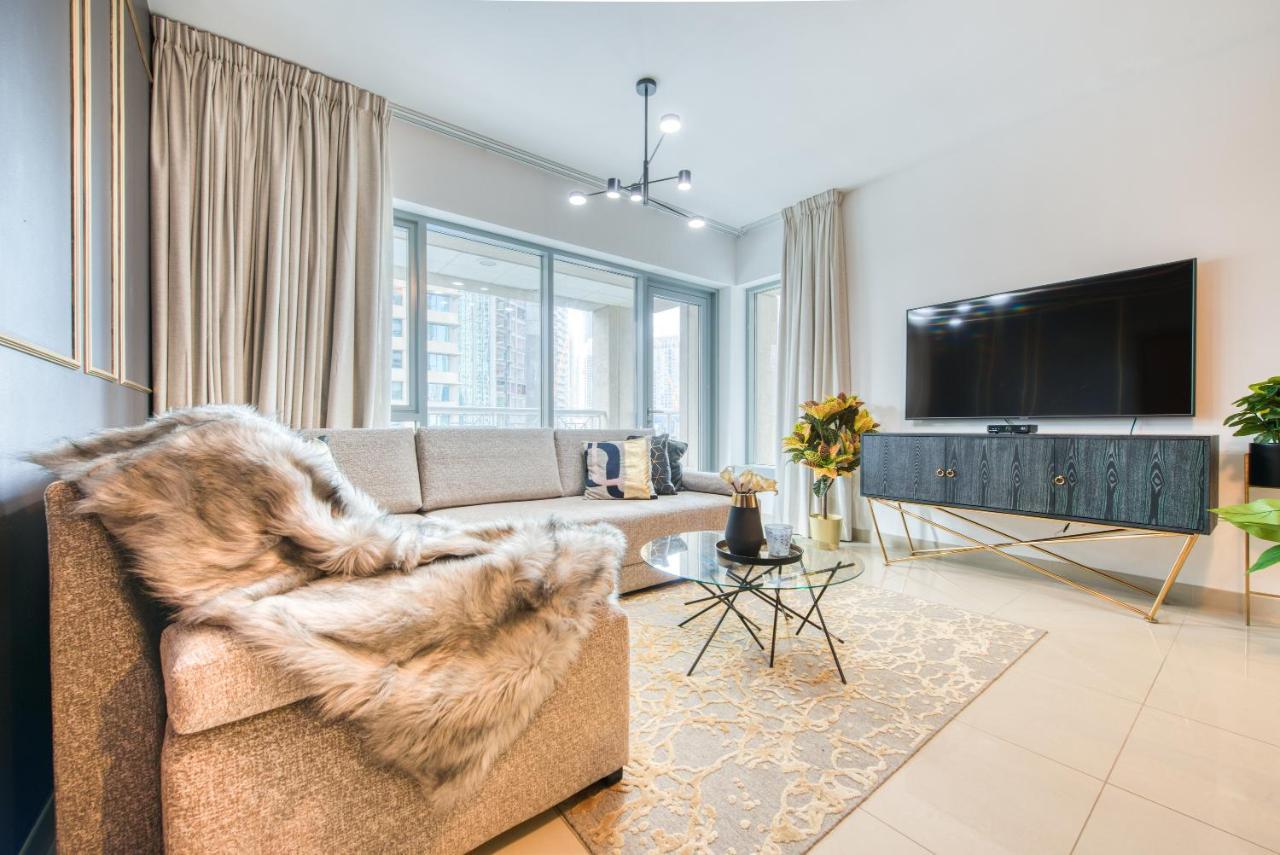 Maison Privee - Radiant Urban Retreat With Iconic Burj Khalifa Vws ดูไบ ภายนอก รูปภาพ