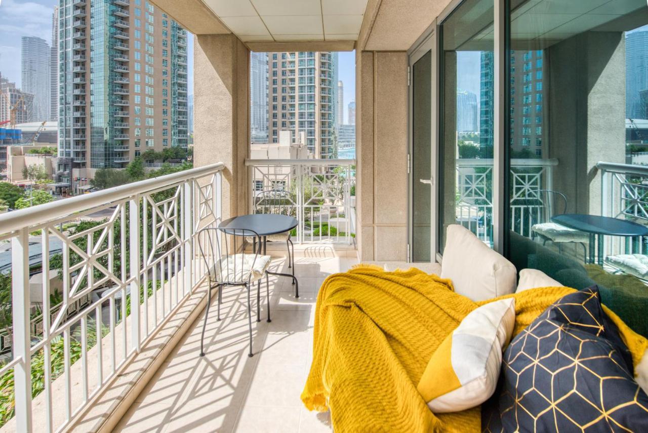 Maison Privee - Radiant Urban Retreat With Iconic Burj Khalifa Vws ดูไบ ภายนอก รูปภาพ
