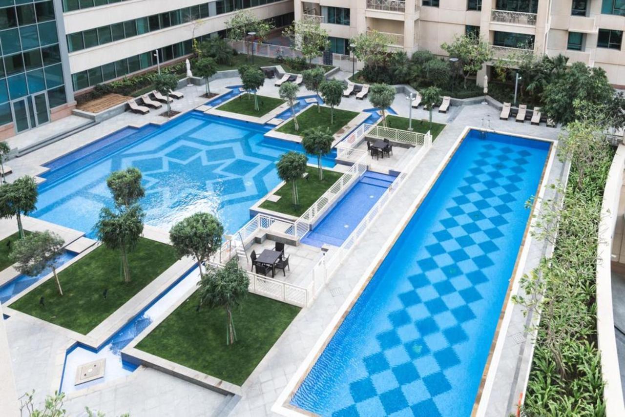 Maison Privee - Radiant Urban Retreat With Iconic Burj Khalifa Vws ดูไบ ภายนอก รูปภาพ